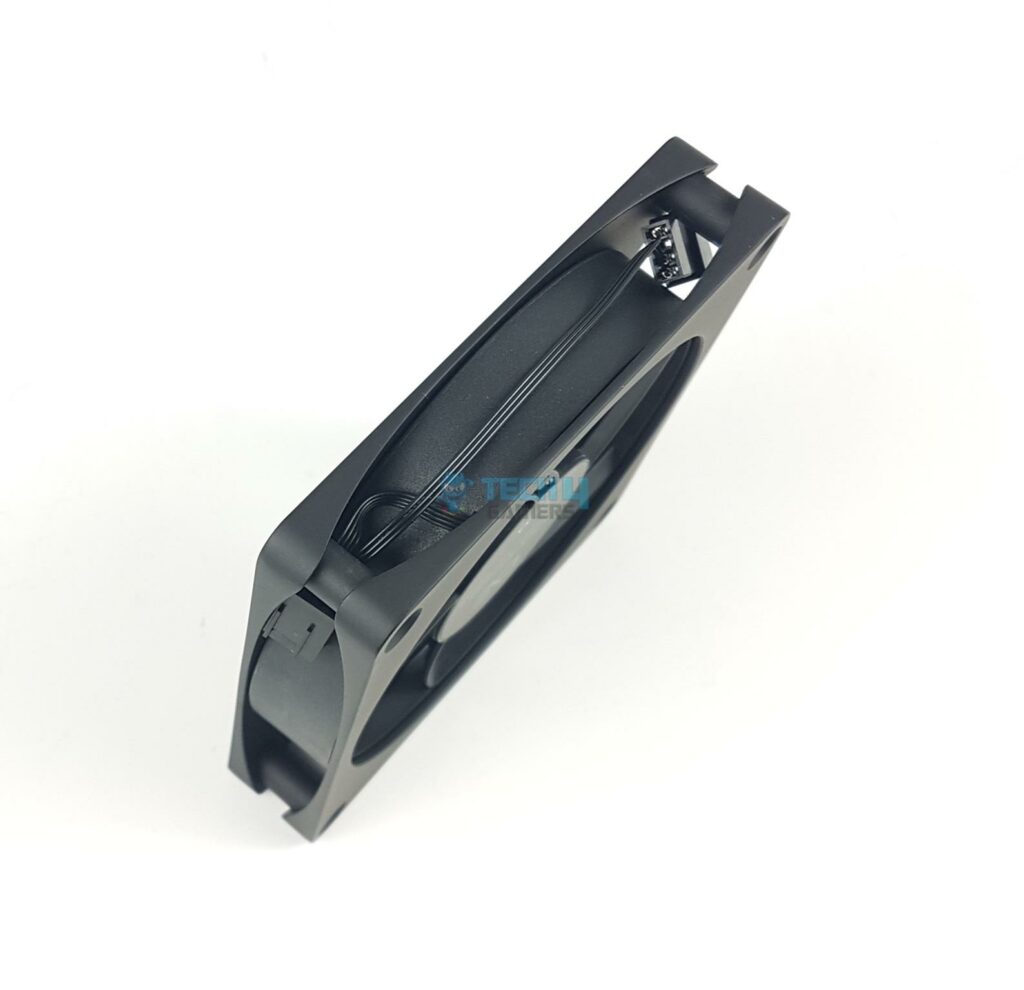 Alphacool Apex Stealth Metal Fan 3000RPM Matt Black - Cable Side View