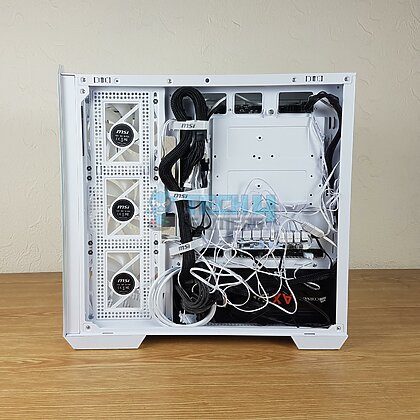 MSI MAG PANO M100R PZ White - Installation 4