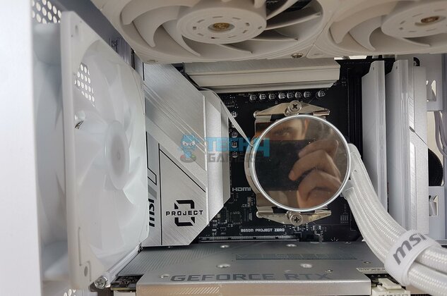 MSI MAG PANO M100R PZ White - Installation 7