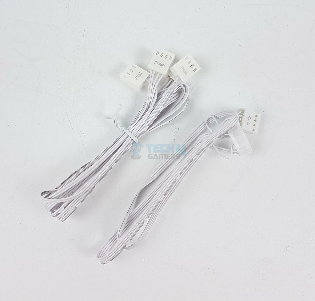 Arctic Liquid Freezer - 240 White ARGB - Cables 1