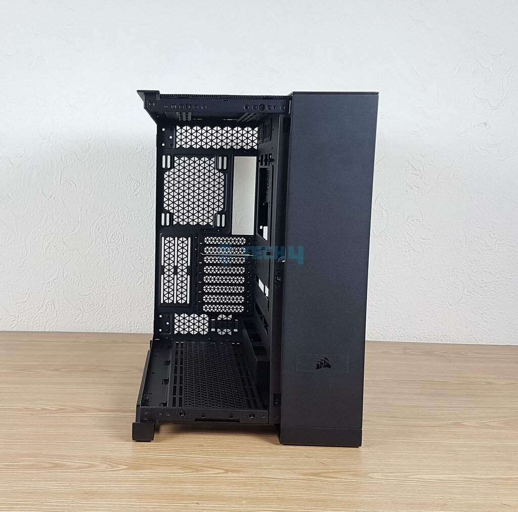 Corsair 6500X - Front View 2