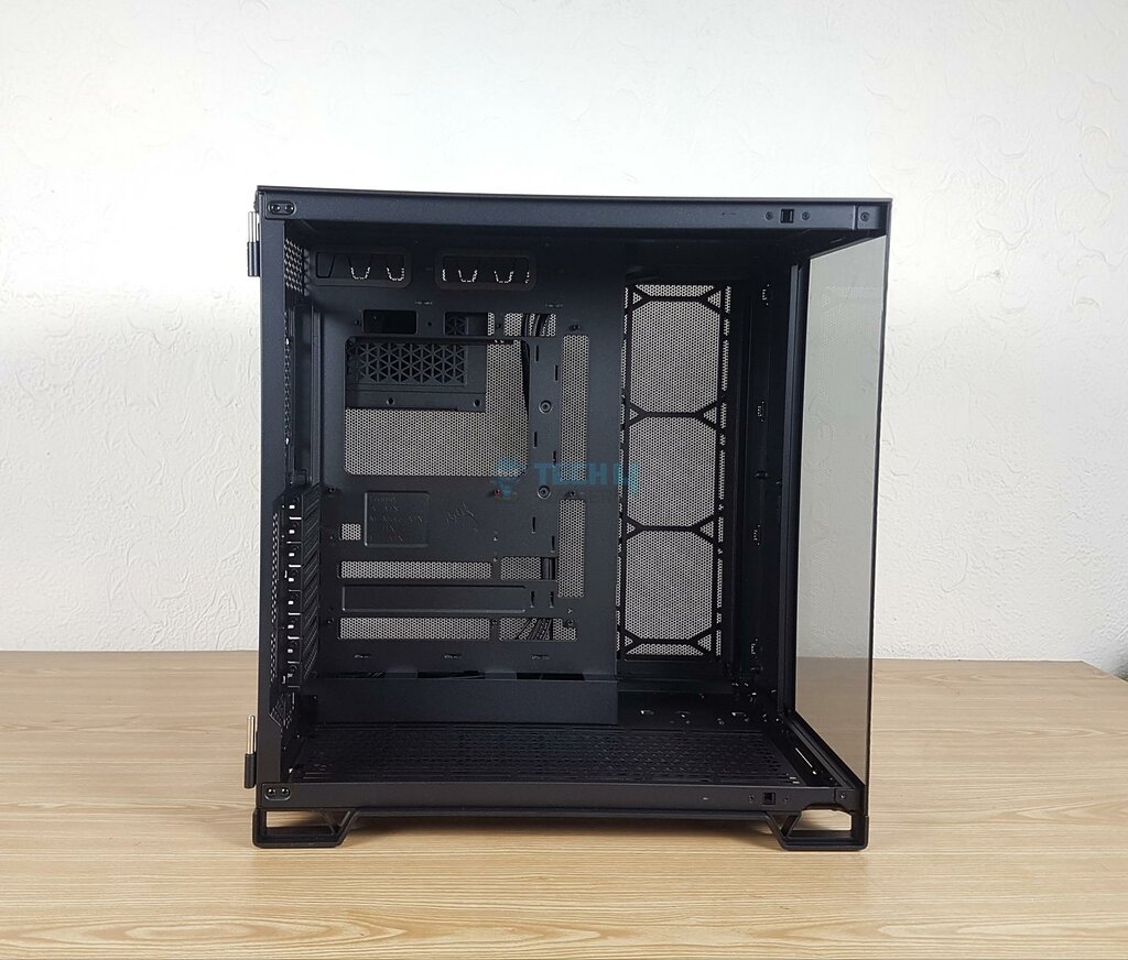 Corsair 6500X — Side View 2 1024x87