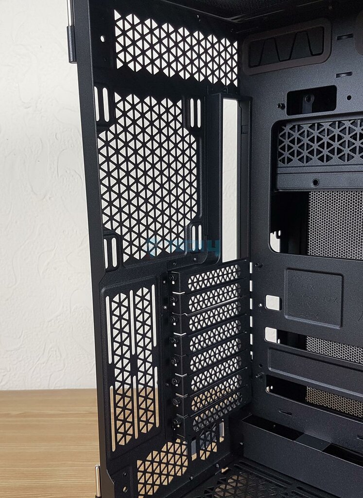 Corsair 6500X — Side View 6 747x102