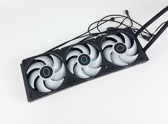 Cooler Master MasterLiquid 360 ATMOS - Radiator 1