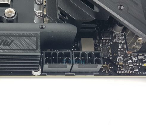 MSI B650 Tomahawk WiFi - Motherboard - Connectors Top