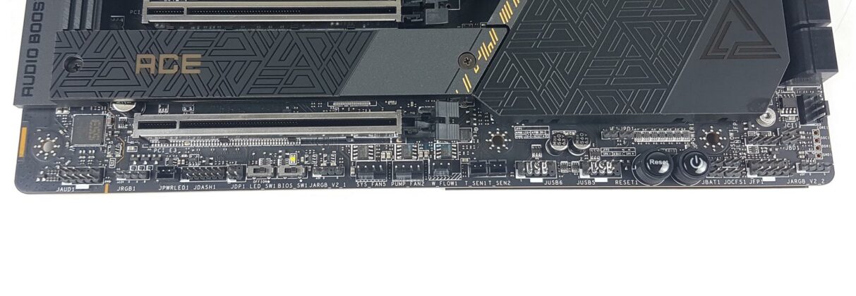 MSI MEG X670E ACE - Motherboard - Bottom Connections