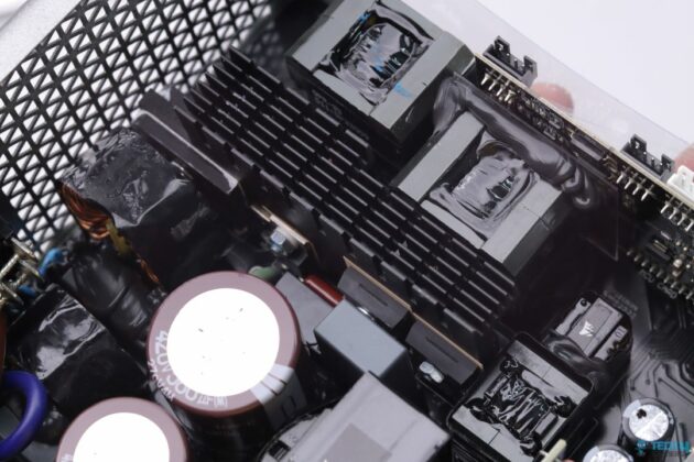 Corsair HX1000i Platinum 3 - Primary Side Components_ Heatsink