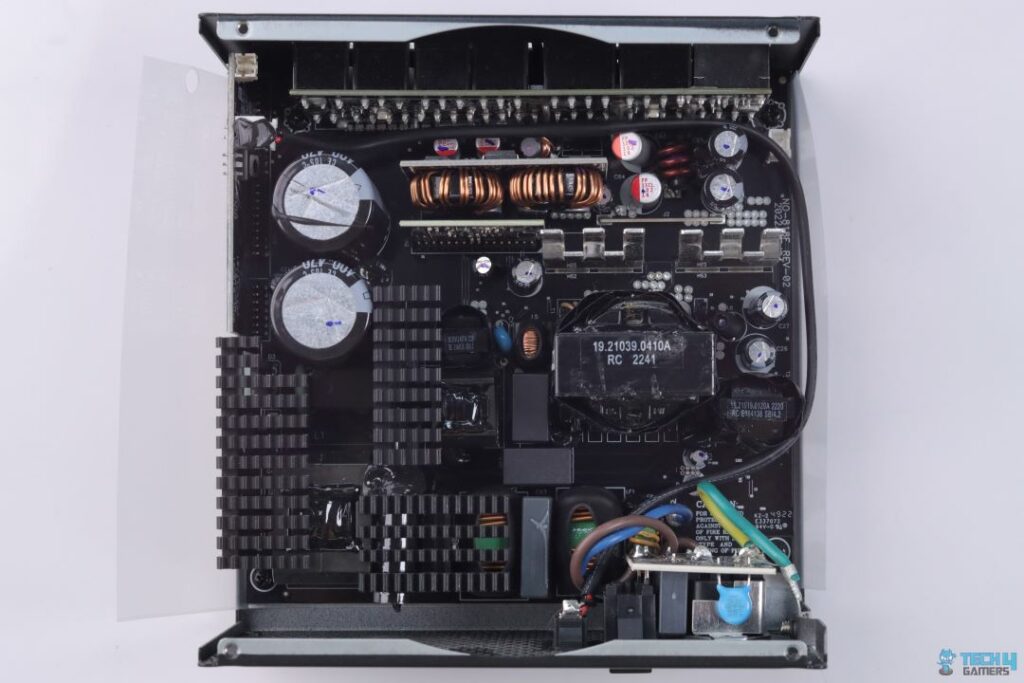 SilverStone Hela 850R Platinum - 1 - Internal Layout