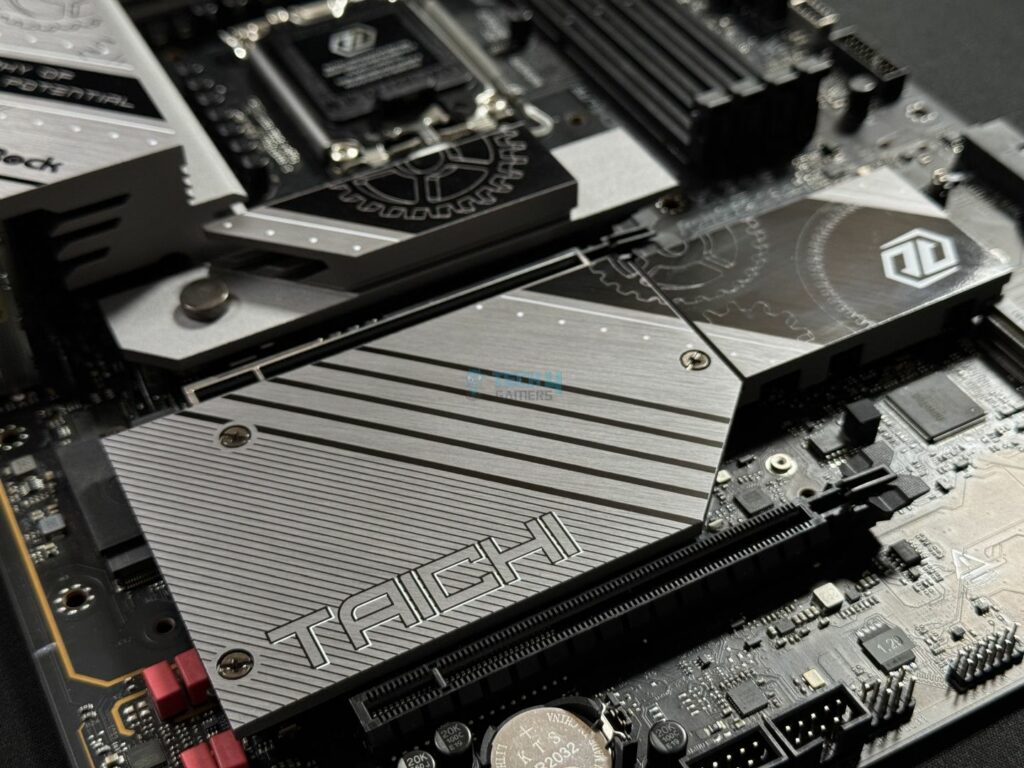 ASRock Z890 Taichi Lite - SSD Cover