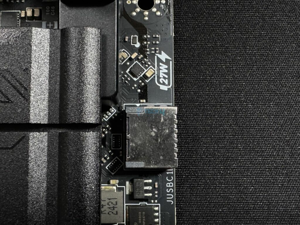 MSI MAG Z890 Tomahawk WiFi USB Type-C connector