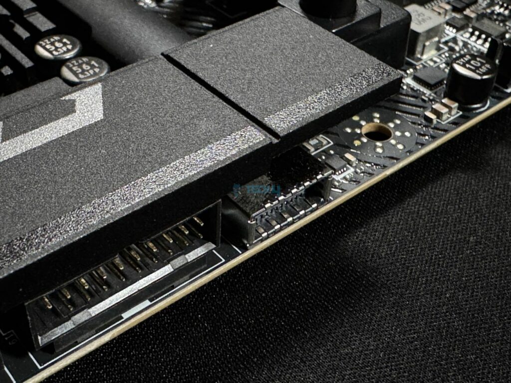 MSI MPG Z890 Carbon WiFi USB connectors middle-right